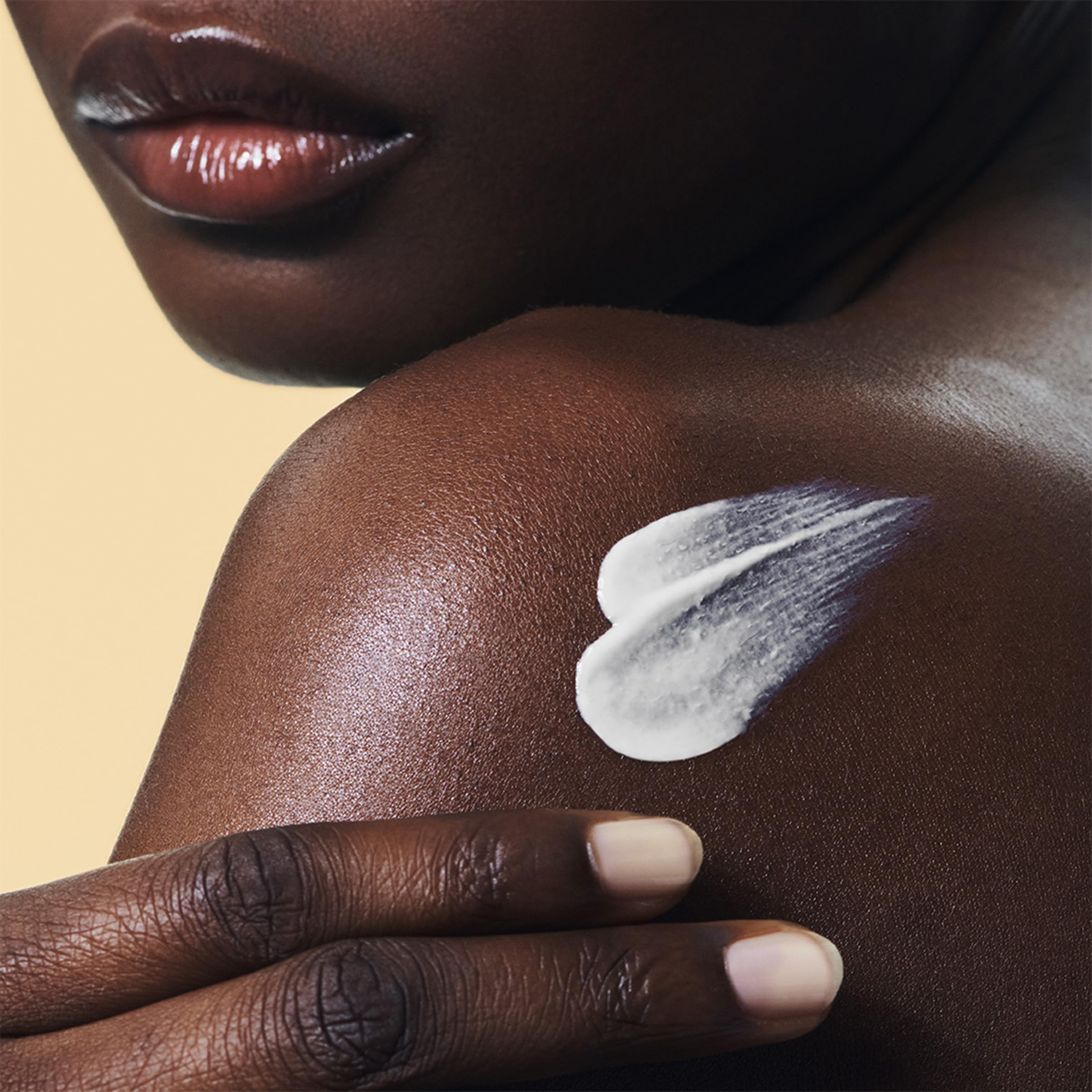 Clarins Body Sunscreen Lotion Spray | Broad Spectrum SPF 50+ | UVA/UVB Protection | Lightweight and No White Cast | Enriched with Antioxidants | All Skin Types, including Sensitive Skin | 5 Ounces